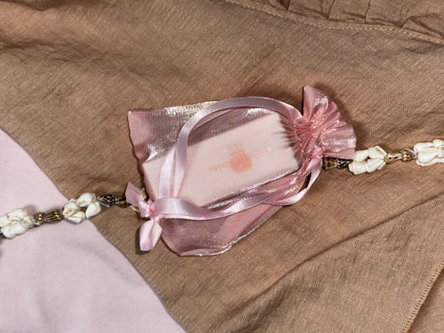 BonusItemnecklace.HEIC__PID:7f969278-80c8-42de-94e8-805f8f53e4fa